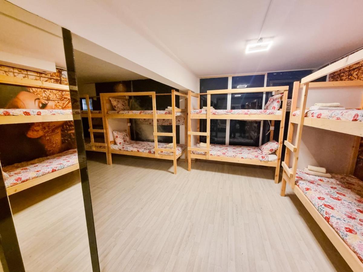 Unique City Hostel 100 Meters From Beach Λάρνακα Εξωτερικό φωτογραφία