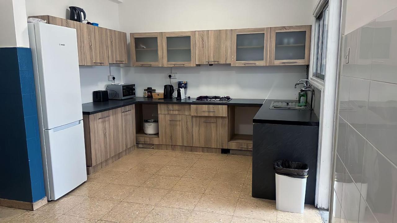 Unique City Hostel 100 Meters From Beach Λάρνακα Εξωτερικό φωτογραφία