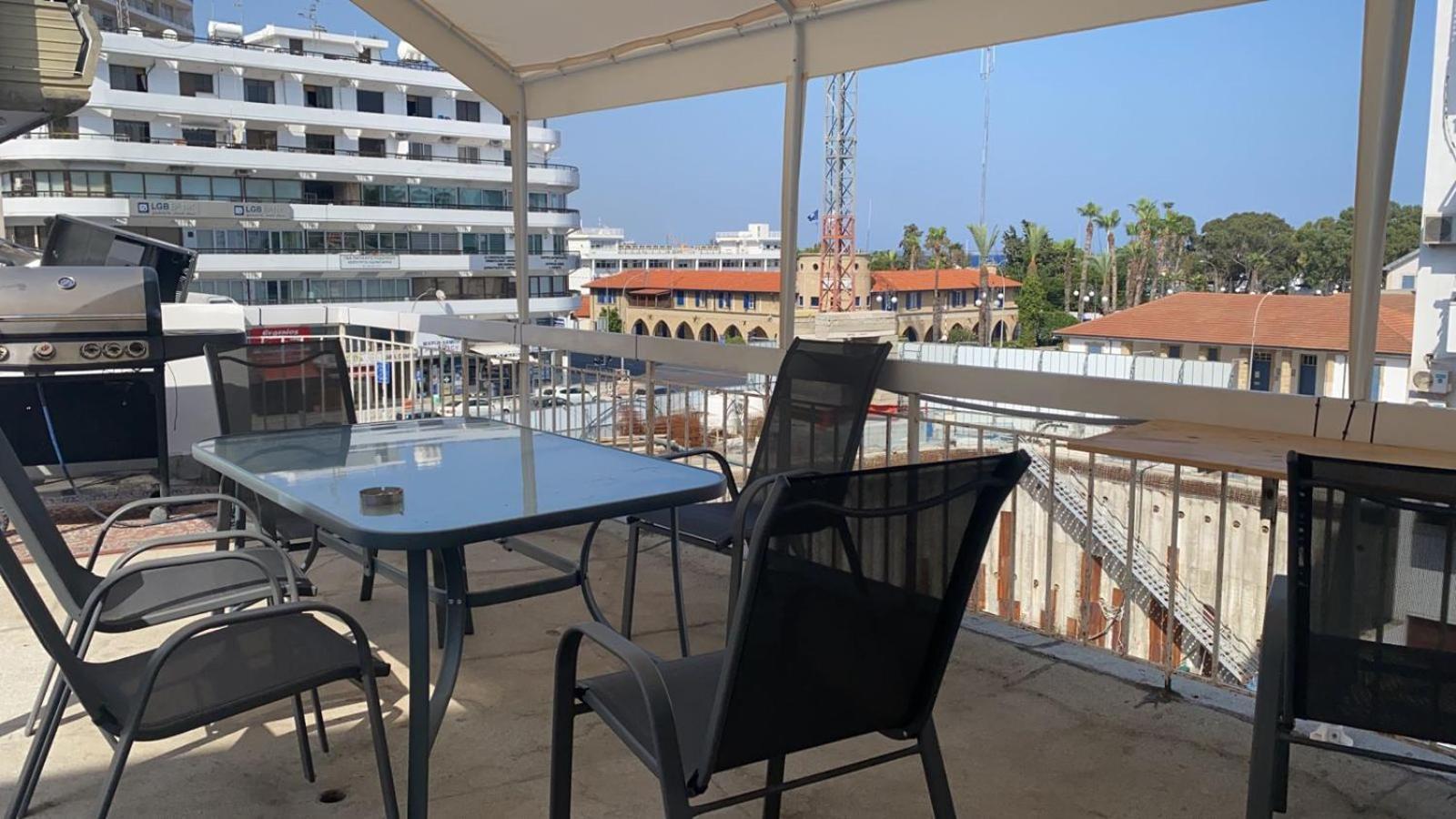 Unique City Hostel 100 Meters From Beach Λάρνακα Εξωτερικό φωτογραφία