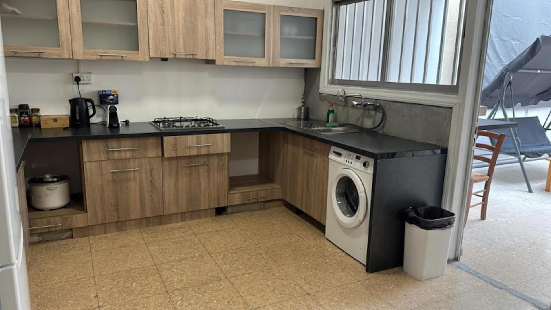 Unique City Hostel 100 Meters From Beach Λάρνακα Εξωτερικό φωτογραφία